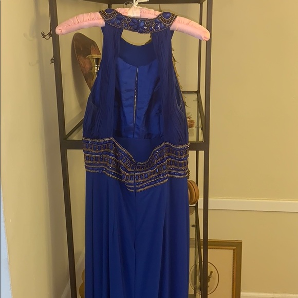 Beautiful floor length evening gown - Picture 7 of 7